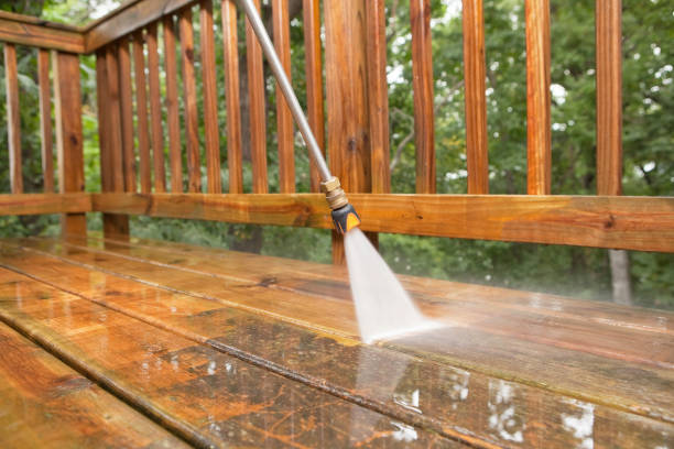 Best Pool Deck Cleaning  in Newpt, OR